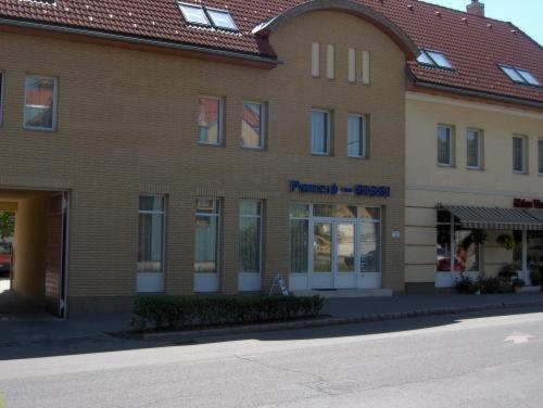 Hotel Panzio Sissi à Gödöllő Extérieur photo