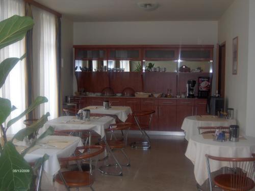 Hotel Panzio Sissi à Gödöllő Extérieur photo